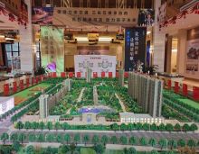 今天我们把镜头看到蒸湘南路沿线楼盘！衡阳金钟央玺教育方面斜对面就是蒸湘南路小学。目前衡阳金河湾尚品一期二期一起在卖，高层均价6000/㎡，衡阳博达晴天悦目前洋房还剩少量。现主推楼栋为5栋