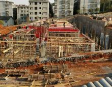 ​项目截止到2021年1月15日，桂阳景虹宝岭印象3栋经过1个多月的持续建设，桂阳景虹宝岭印象3栋已经初具雏形，1层车库已经出地面，即将浇灌混凝土楼板。桂阳景虹宝岭印象2栋地基基本完工，即将进行基础建设。1栋完成扶坡建设。