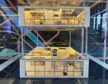 2022年2月11日，平江金润湾叠层复式住宅社区震撼面世！​该项目背山面水坐北朝南，大门口即是仙江河，小区占地54亩，建筑面积14万方，规划住宅共计840套，