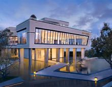 汨罗金科御临湖山位置怎么样?附近有哪些配套，带着这些疑问我们深入往下解读；汨罗金科御临湖山项目位于汨罗市西侧屈子湖公园板块，地块东侧是1700亩的屈子生态湿地公园。