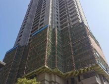 2022年9月26日，衡阳东投状元府一期全线封顶，美好如约而至！衡阳东投状元府2#栋主体封顶，砌体完成，铝合金窗框安装完成，抹灰完成约95%，外架拆除12-33层1-5层，电梯进场安装。