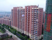 在充满期待的五月里，东江壹号茁壮成长的建筑，截止到目前，耒阳东江壹号一期6栋已交付使用，耒阳东江壹号二期7#规划8层，主体已封顶，耒阳东江壹号楼盘8栋规划8层外墙仿真漆已好，电梯施工准备进场；耒阳东江壹号11栋规划27层，主体已封顶，准备拆外架中，外墙漆施工准备进场。