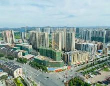 合兴控股四盘齐聚，创造了合兴新城163套、顺湖城176套、中心城143套、金色江湾2321万的销售奇迹。为什么耒阳合兴新城楼盘房源会卖如此火爆；我认为主要是以下几点原因。首先：项目临近合兴实验学校，耒阳九年制公立名校