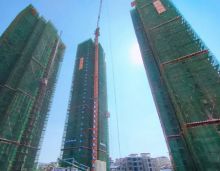 2021年7月15日上午9时18分，伴随着一方混凝土的浇筑到位，常宁加洲美域二期（2栋、4栋、5栋)臻品高层盛大封顶，见证常宁楼盘，品质、速度、质量新高度。