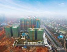 常宁合兴新城1单元24层楼面砼完成浇捣，砌砖2-7层完成；常宁合兴新城2单元23层楼面已完成浇捣，砌砖2-7层完成；常宁合兴新城1单元25层楼面砼已完成浇捣；2单元24层楼面完成砼浇捣；11层夹层楼面浇筑完成。常宁合兴新城楼盘10栋、13栋、15栋、16栋年内交房，常宁合兴新城一期商业盛大招商，市第六人民医院已进驻！