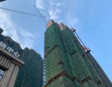 2020年10月10日，衡南瀚海领秀城工程进度播报情况：衡南瀚海领秀城1号楼外墙装饰完成至24层，窗户已安装至24层，护栏已安装至24层；衡南瀚海领秀城2号楼外墙装饰完成至24层，内墙抹灰至20层，