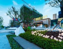 衡阳碧桂园华新时代代历时一年匠心雕刻，衡阳童梦示范区&高扩容实景板房，于2023年8月17日揭开神秘面纱，各界领导嘉宾、行业翘楚和多家主流媒体亲临现场，共同见证这一盛况，燃动城心，项目认筹已同步启动，美宅认筹1万抵5万，商铺认筹3万抵10万！