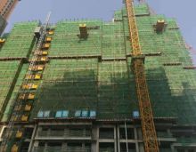 衡阳国贸前海湾项目一直在以全面快速的方式动工运作，如今18年底推售的11栋、12栋、13栋、16栋已经封顶，正在进行外墙修饰，其中16栋已经完成了外墙修饰；今年推售的10栋、15栋正在加快施工进度，计划在20年初封顶。