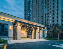 岳阳美的梧桐庄园精装四房售价88万，首付18万拎包住9.9成新！ 满两年；2016年首入岳阳，择址岳阳城东打造美的置业岳阳壹号作品美的梧桐庄园。2017年6月，首开告罄，