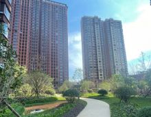 2023年9月29日至10月6日，岳阳港九湾二期楼盘国庆推出20套一口特价房5880元每平米限时秒杀。无论身在何处，不论何种原因，我们都有一个共同的愿望&mdash;&mdash;回家。