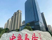 随着经济的高速发展，国人生活水平的不断提高，健康成为了人们迫切的追求和永恒的向往，面对日益严重的人口健康问题。岳阳大健康城，是给东风湖新区这片土地尊重与唤醒，这处承载现代都市人美好所期、情感所依的一方宅邸，给人们带来了的健康人居新体验。