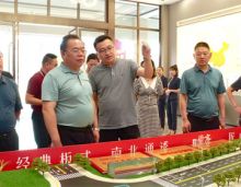 2022年7月5日，县委书记刘杨调研我县房地产行业发展情况，实地了解房地产企业开发经营情况，研究解决当前房地产业面临的困难和问题。刘杨书记用一整天时间走访调研全县各房地产企业