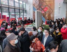 2021年2月3日上午，友阿天街招商营销中心开放与剪彩仪式盛大召开。郴州友阿国际广场、友谊中皇城是郴州的商业地标。永兴友阿天街作为郴州友阿第三子，