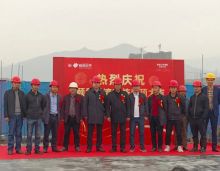 11月15日，郴州颐和星湾1栋迎来了封顶大吉！上午8:18分，封顶仪式正式开始。在集团、项目部各级领导等及业主代表的见证下，随着1栋顶层封顶灌注工作的完成，