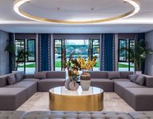 在繁华的都市中，人们对美好生活的向往愈发强烈。而衡阳耀江西湖湾，宛如一颗璀璨的明珠，以其独特的魅力，为人们带来了一场关于生活的极致盛宴。耀江西湖湾的6层电梯洋房，以低姿态展现出自在与优雅。这里是臻境诗意之居，