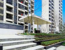 汉寿御城金色晓岛2期，凭借其得天独厚的周边配套和优越地段，为业主打造出了一种令人向往的品质生活。项目周边教育资源丰富，堪称 &ldquo;教育黄金圈&rdquo;。紧邻龙阳小学、西竺山中学，又有龙池实验学校在侧，从小学到中学，