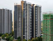 在常宁合兴新城项目，近期施工进度迎来重大突破，多个楼栋稳步推进，以 &ldquo;保交楼&rdquo; 为核心目标，全力打造高品质人居。走进合兴新城施工现场，保交楼攻坚专区的1#、10#、12#楼建设如火如荼。目前，这几栋楼外立面施工已接近尾声，