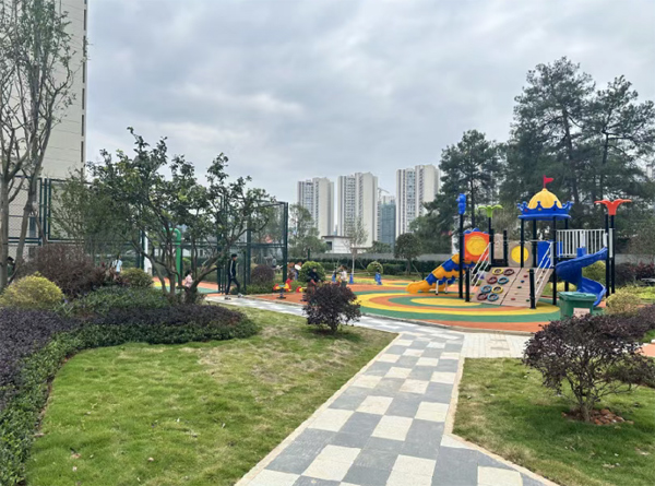 在 &ldquo;交付力即竞争力&rdquo; 的当下,购房者越来越渴望 &ldquo;所见即所得&rdquo; 的安心。临武御景华庭2期以即将于十二月底全盘交付的实力,用实景品质为市场交出亮眼答卷,提前为大家剧透美好生活的模样。