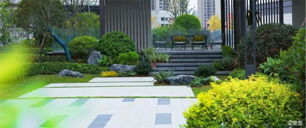 株洲东部美的城公园里项目工程进度与价值解析,株洲东部美的城公园里项目施工进展迎来关键节点,多栋建筑及配套工程已完成核心建设。其中,10#栋主体结构已全面封顶,地下室土建工程同步收官