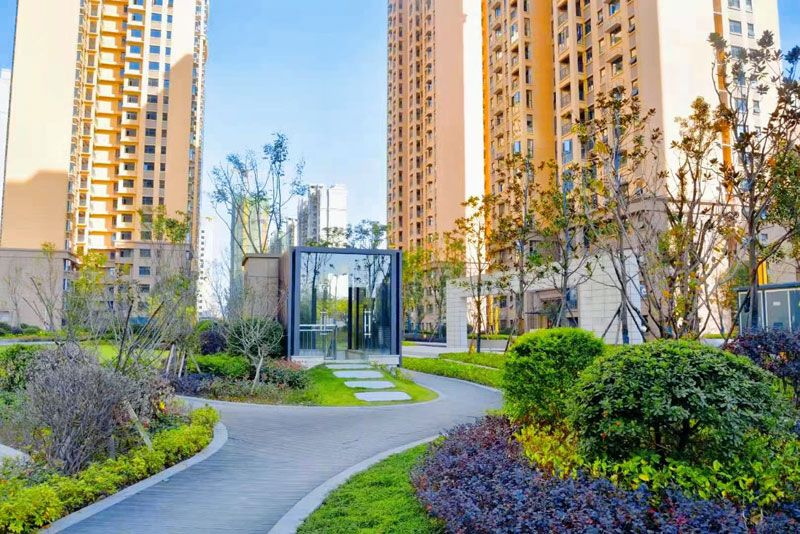 石门大汉澧水龙城三期怎么样？项目占地58733平米，小区规划住宅4000户左右，停车位1470个，石门县一中、二中、宝峰中学、湘北职院校环伺。