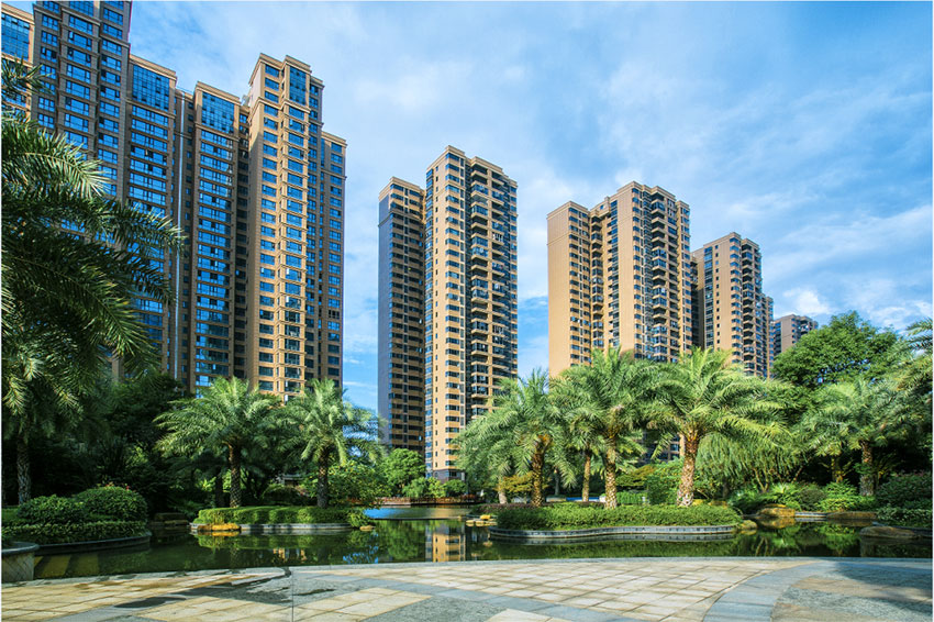 衡阳雁城国际公馆房子好不好?项目占地面积110090㎡，实际建筑面积423776.85㎡，绿化率42.64%，楼栋总数21栋，小区规划总户数2738户。