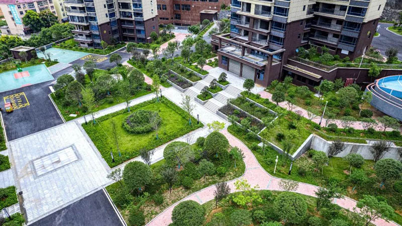 永兴君悦龙山房子怎么样？项目总占地30101平米，小区规划住宅770户，周边配有水南小学、五星学校、永兴二中、永兴新一中，学校林立，小学、高初中、高中，一站式优质教育资源。