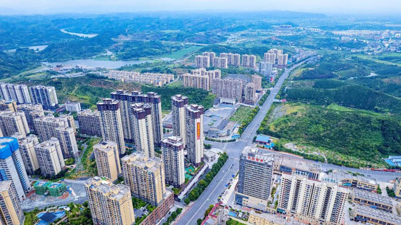 永兴君悦龙山房子怎么样？项目总占地30101平米，小区规划住宅770户，周边配有水南小学、五星学校、永兴二中、永兴新一中，学校林立，小学、高初中、高中，一站式优质教育资源。