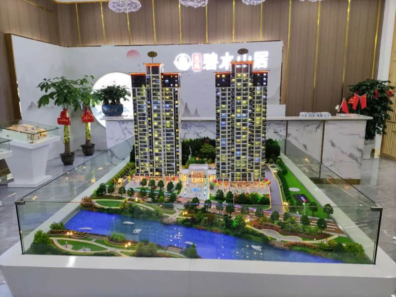 永兴碧水山居值得买吗？项目总占地6587.02平方，住宅总套数175户。整个小区由两栋26层高层住宅成，项且自带635.44平方的商业街；楼盘坐落永兴县便江北路与工农街交汇处。