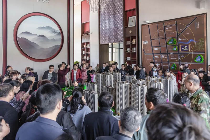 汝城碧桂园值得买吗？项目毗邻龙王庙国家湿地公园，公园占地面积约178亩，公园内绿树成荫；周边还有汝城六中、思源学校等众多学府环绕。项目东南部为政府规划，碧桂园建设打造的品质幼儿园。