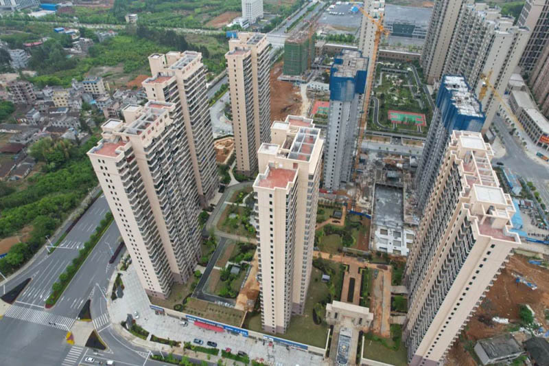 汝城翡翠华庭值得买吗？项目位于汝城县汝城大道与三江大道交汇处，小区规划住宅900户，停车位955个；目前主卖三室四室户型，由开发商汝城县华隆房地产开发有限公司倾力打造。