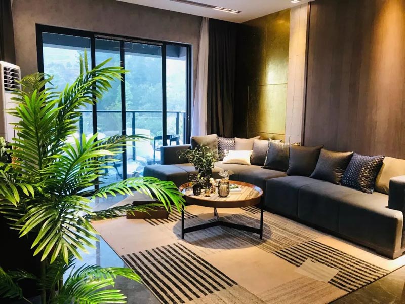 桂东玲珑新天地总占地是29036平米，总建筑面积约为6万平米，分两期开发，一、二期已经交房入住，三期总建筑面积为66077.77平米，由四栋7个单元组成，共计299户。