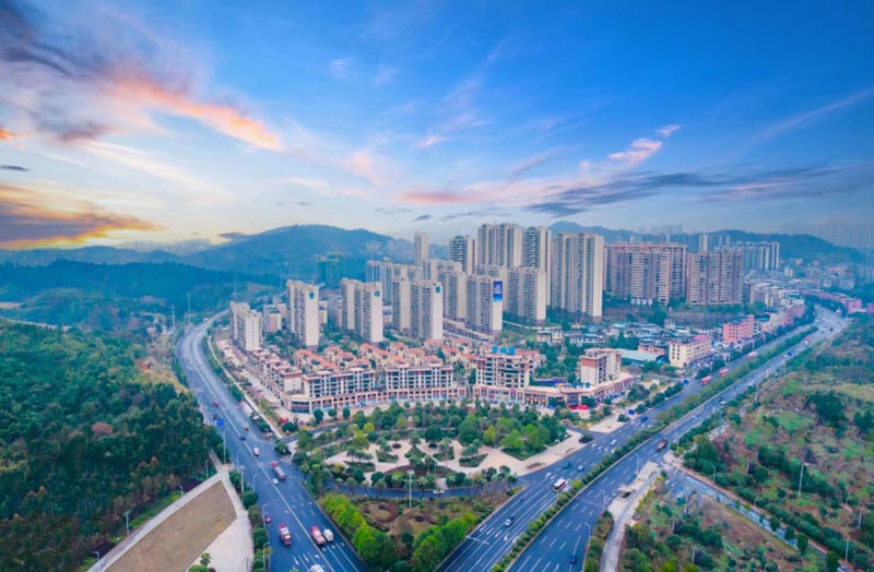 桂阳碧桂园怎么样？项目占地242亩，建筑面积约30万㎡，容积率低至约1.93，产品涵盖城市美墅及智能3.0花园洋房新品、近3万㎡社区风情商业街，产品涵盖城市美墅及智能3.0花园洋房新品。