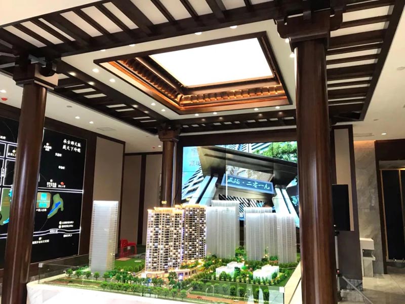 桂阳藏珑怎么样？项目总占地12亩，实际的建面约2.4万方，小区规划住宅158户，停车位193个；该楼盘预计在2023年3月31日交房；楼盘坐落在桂阳县骏马大道新人社局旁（文化园北门斜对面）。