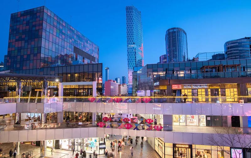 桂阳城领学府乗承城领系一贯坚守的高品质理念，小区采用人车分流，自带空中花园打造品质居家，一举改写桂阳西城人居的落后形态，是城领系自城领国际后在桂阳的又一倾城力作。