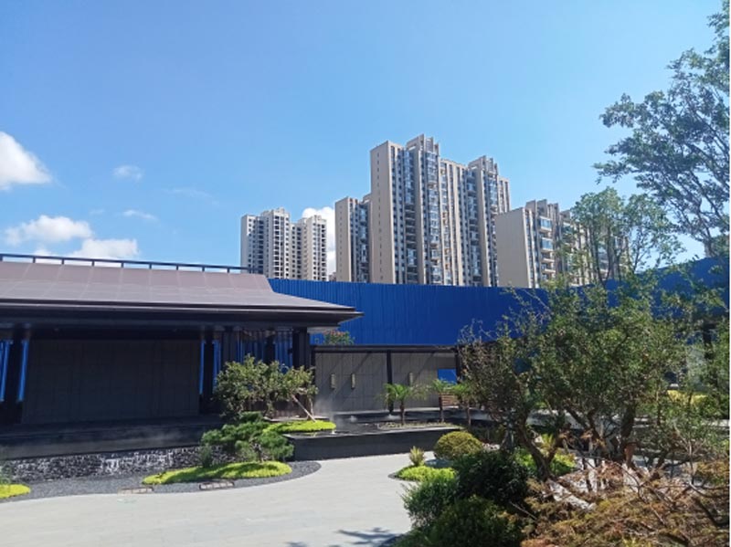 桂阳东城御府怎么样？项目位于桂阳县珍珠大道碧桂园西侧150米，总占地89801平方米，小区规划住宅2034户，停车位1877个；周边配有茶红学校、铭郡学校、东风学校、朝阳小学。