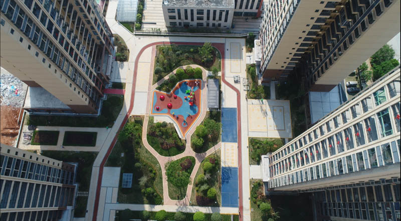 安仁达康永乐府房子怎么样？项目位于安仁大道与八一西路交汇处，小区规划住宅1022户，停车位870个；该楼盘预计在2022年12月31日全部竣工。目前主卖三房四房户型。