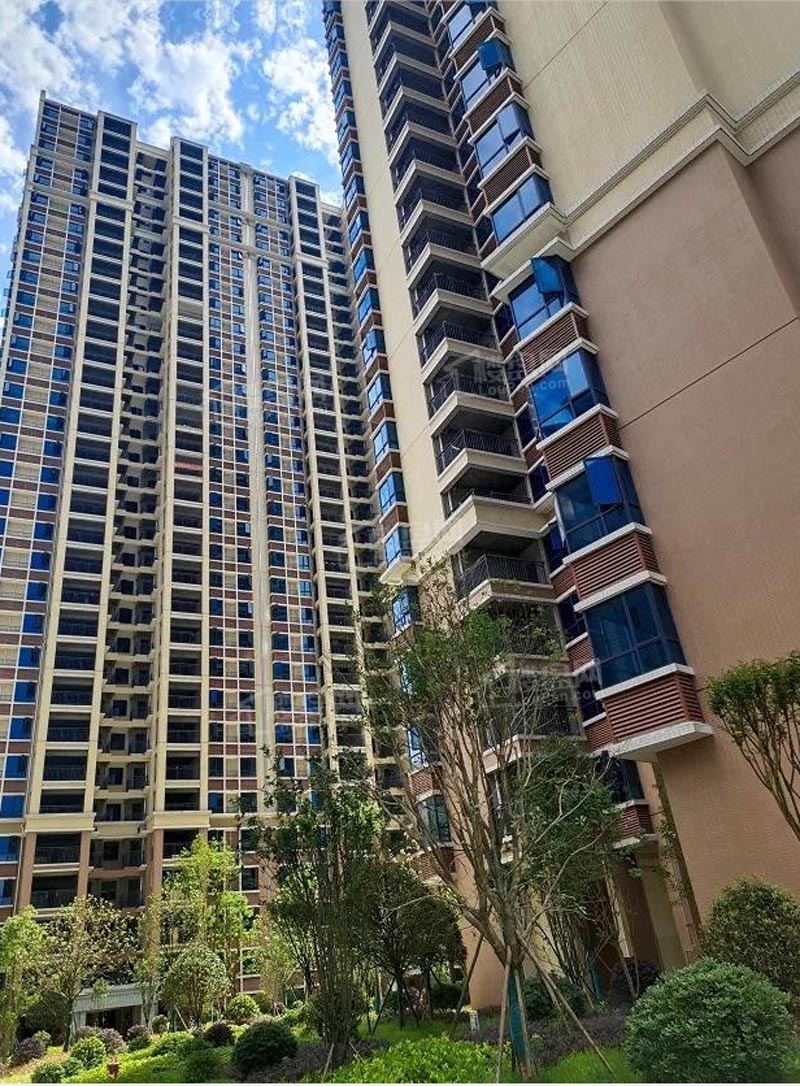 郴州东岭嘉园怎么样？项目总占地约34445.9万平米，总建筑面积约163242.47万平米，总户数1008户，绿化率36%，容积率3.98，停车位809个，项目共分两期开发，一期为全部是政府单位房。