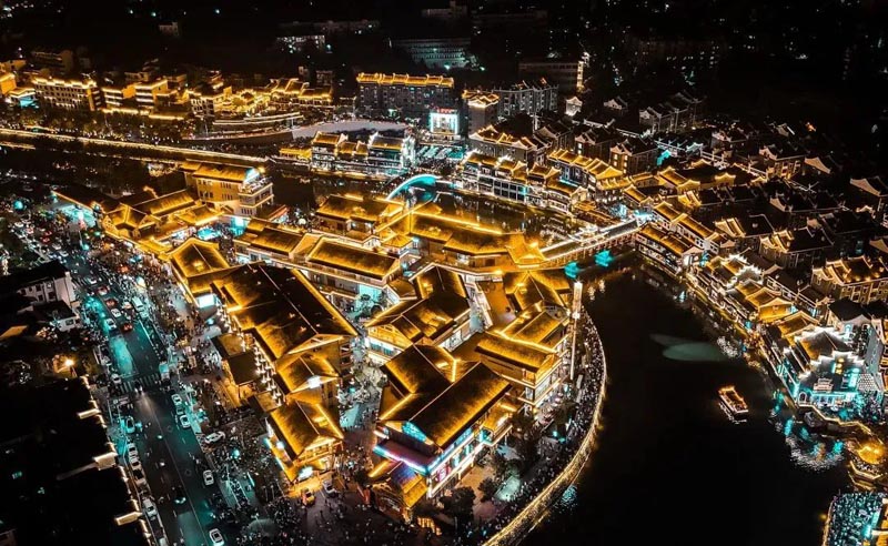 湖南建投裕后里值得买吗？项目总占地16973.2平米，容积率1.2；周边配有郴州八中、郴州六中南校区、人民医院、第四人民医院、第三人民医院；楼盘坐落郴州市苏仙区曹家坪路与东街桥交汇处。