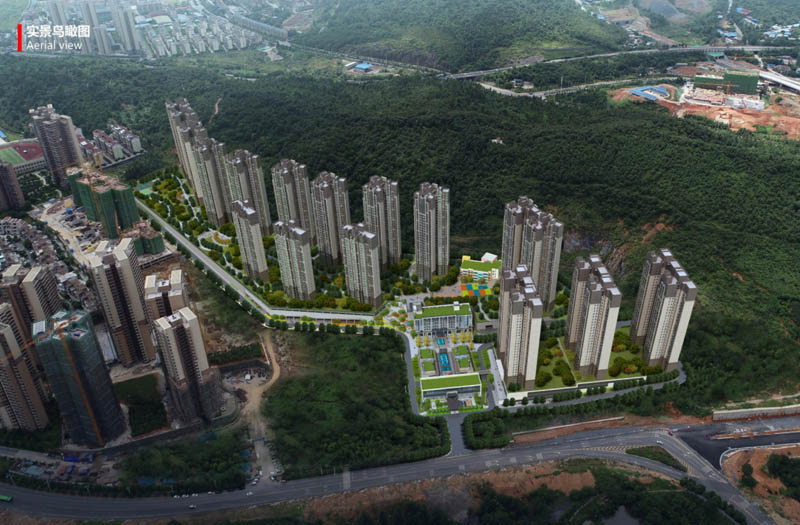 郴州凤凰名邸房子值得买吗？项目总占地155亩，分两期开发建设。小区共开发建设15栋住宅，总户数2371户，并配建幼儿园及2029个车位。周边配有湘南中学、金海学校、一完小城东分校等。