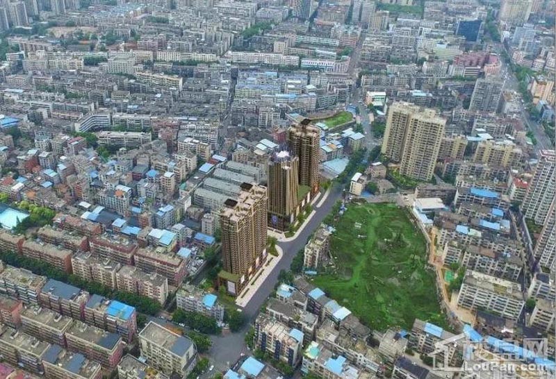 郴州宏祥龙溪湾房子值得买吗？项目总占地9723平米，实际建面约88868平米，小区规划住宅694户，停车位462个；周边配有人民医院、北湖实验中学、湘南学院附属医院；楼盘坐落郴州市北湖区香花北路20-22号。