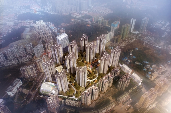 郴州五岭庆园房子怎么样？项目总用地面积约7.5万平方米,总建筑面积约28万平方米。项目周边郴州市三中、三十九完小、涌泉小学、二十一完小等学府环伺；