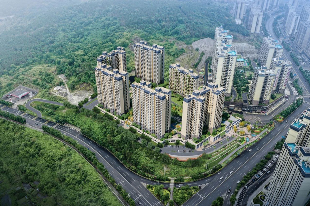 桂阳县金麟名著是金麟府的二期升级项目，由北腾湖地产匠心打造，延续并提升了前期产品的品质定位。项目选址于桂阳县龙潭东路宝蓝广场旁，依托广场周边成熟的生活氛围，区位辨识度高，